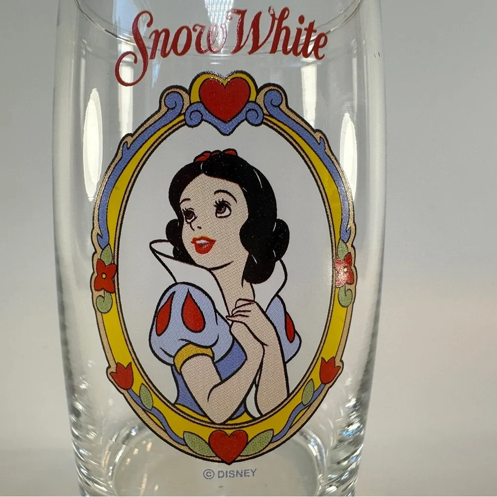 Disney's Vintage‎ Snow White Decorative Jeweled Drinking Glass
